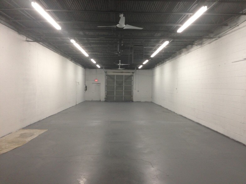 More Photos Of 16021 Industrial Dr, Gaithersburg Flex For Lease