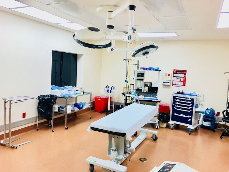 More Photos Of 1229 Creekway Dr, Sugar Land Medical For Lease