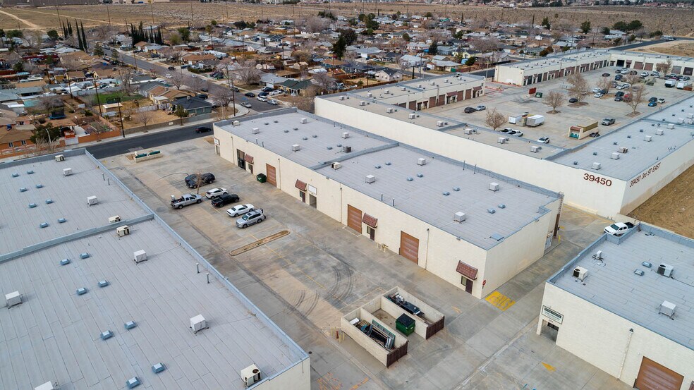 More Photos Of 39360 3rd St E, Palmdale Warehouse For Lease