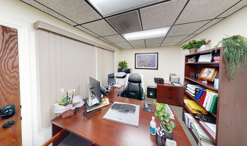 More Photos Of 122 Civic Center Dr, Vista Office For Sale
