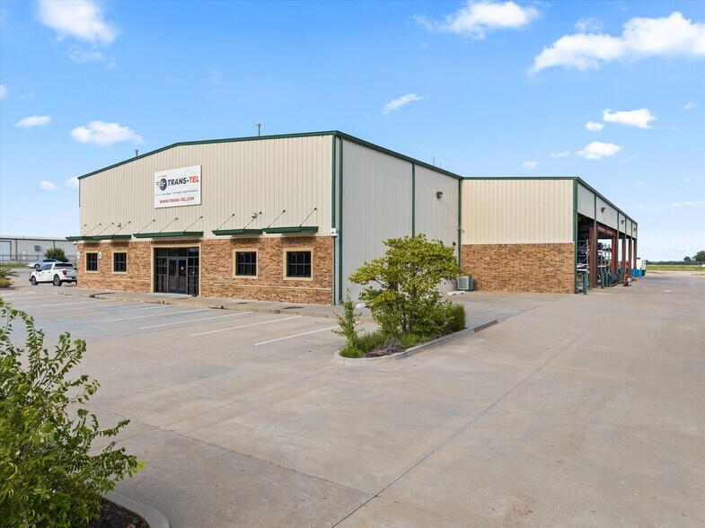 More Photos Of 12400 S Sunnylane Rd, Moore Manufacturing For Lease