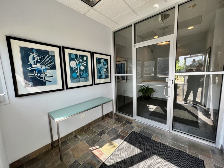 More Photos Of 2600 Gross Point Rd, Evanston Loft Creative Space For Sale