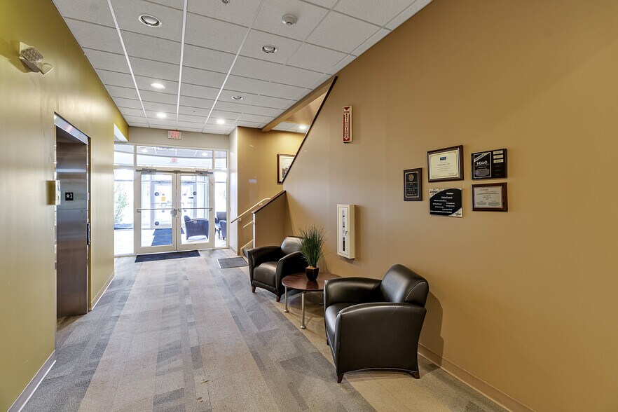 More Photos Of 23 Cobham Dr, Orchard Park Office For Lease