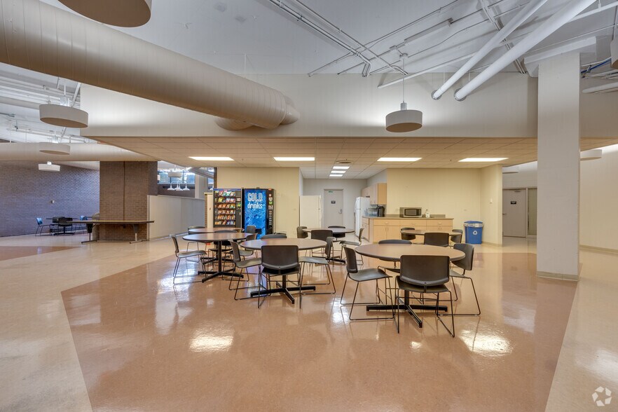 More Photos Of 9400 S Cicero Ave, Oak Lawn Medical For Lease