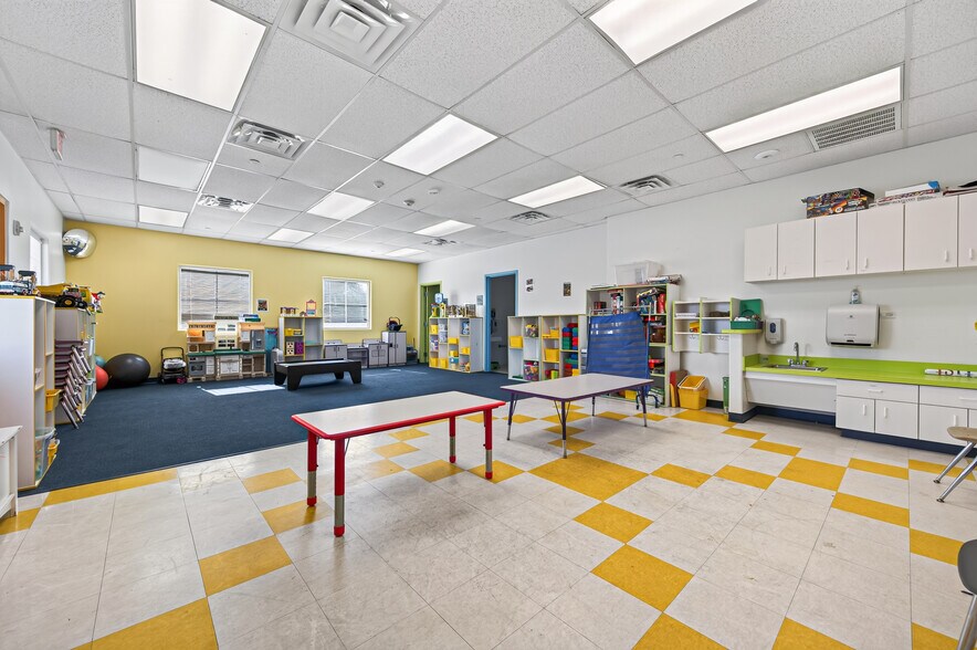 More Photos Of 33043 Egypt Ln, Magnolia Daycare Center For Sale