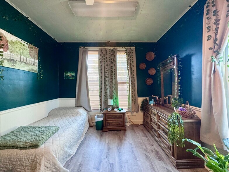 More Photos Of 1415 4th St, Fulton Storefront Retail Residential For Sale