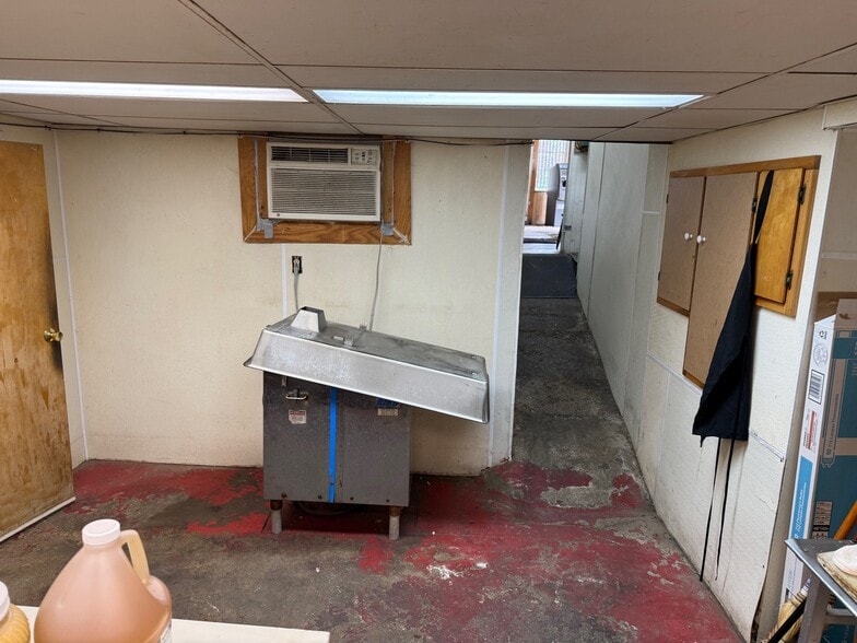 More Photos Of 209 17th St SW, Massillon General Retail For Sale