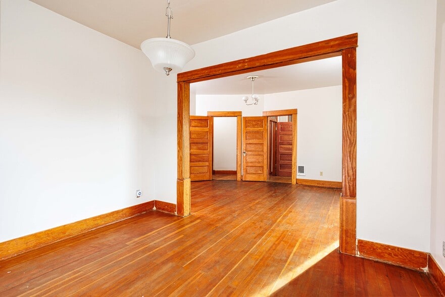 More Photos Of 2726 NE Alberta St, Portland Storefront Retail Residential For Lease