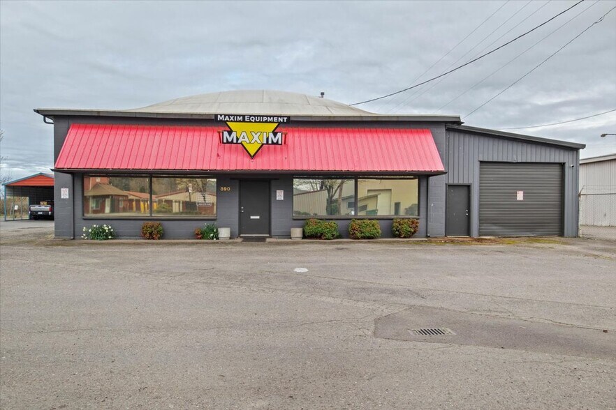 More Photos Of 890 N Main St, Independence Warehouse For Sale