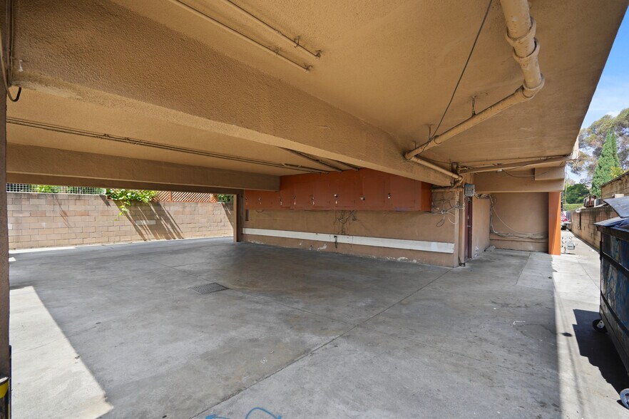 More Photos Of 2614 Garth Ave, Los Angeles Multifamily For Sale