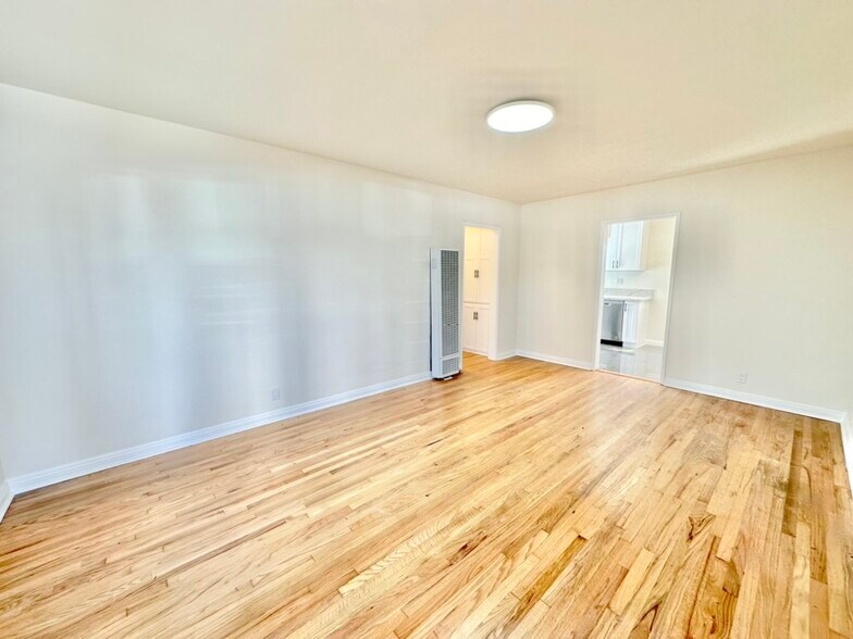 More Photos Of 10720 Charnock Rd, Los Angeles Multifamily For Sale