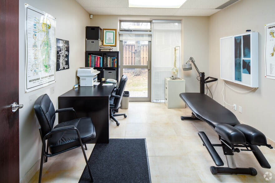 More Photos Of 800 Sheppard Ave W, Toronto Apartments For Sale