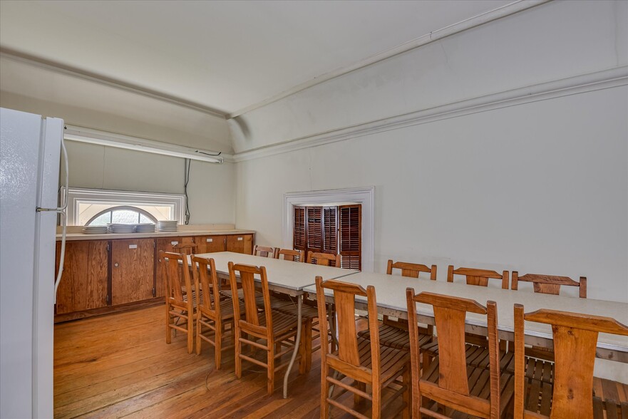 More Photos Of 205 E Liberty St, Washington Religious Facility For Sale