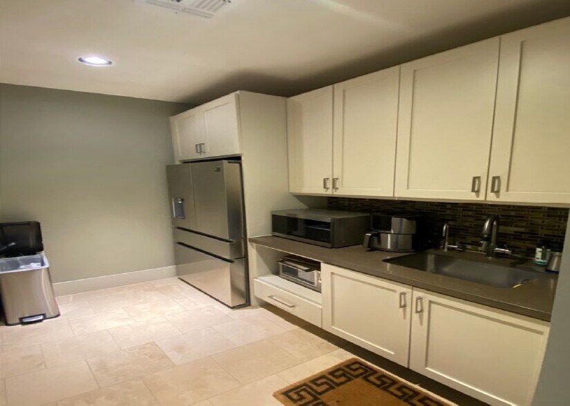 More Photos Of 16118 Via Shavano, San Antonio Loft Creative Space For Lease