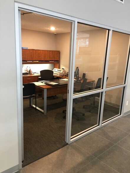 More Photos Of 813 S Parkway St, Corinth Auto Dealership For Sale