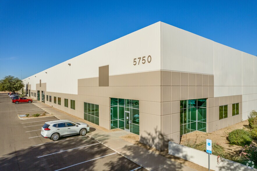 More Photos Of 5750 W Roosevelt St, Phoenix Warehouse For Lease