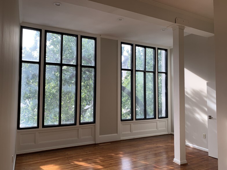 More Photos Of 1722 Main St, Columbia Office For Sale