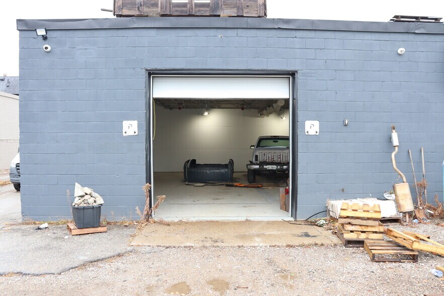 More Photos Of 37 Minford Ave, Toronto Warehouse For Lease