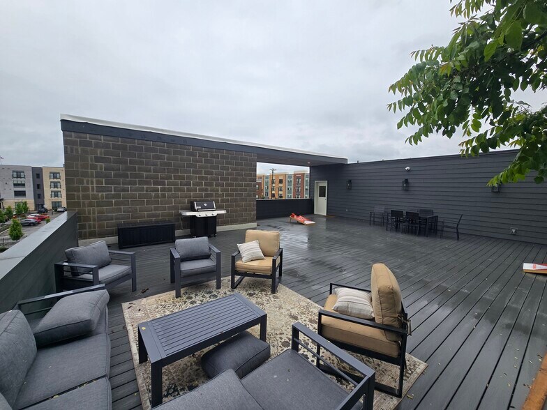 More Photos Of 6011 Madison Rd, Cincinnati Storefront Retail Residential For Sale