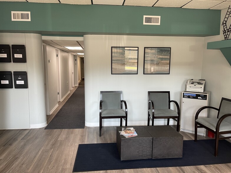 More Photos Of 9504-9510 S Hamilton Ave, Chicago Medical For Lease