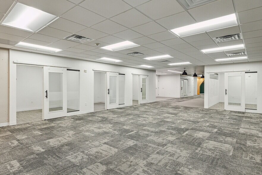 More Photos Of 5477 Glen Lakes Dr, Dallas Medical For Lease