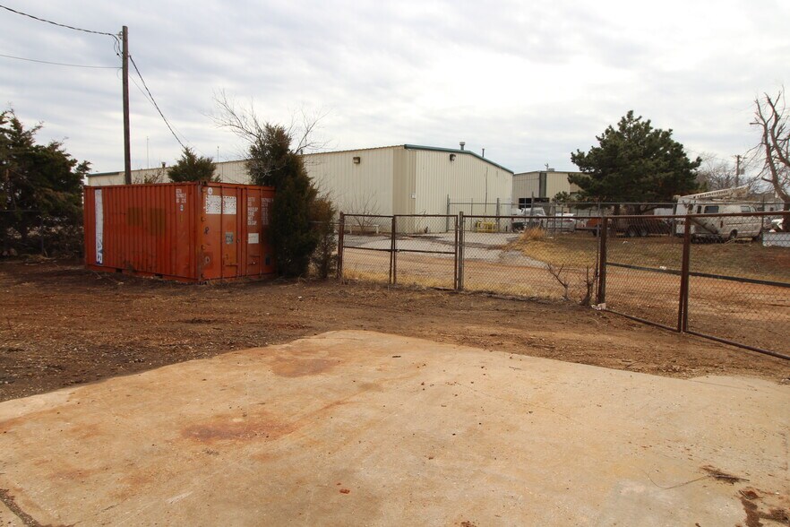 More Photos Of 1101 SE 26th St, Oklahoma City Manufacturing For Lease