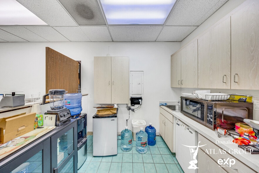 More Photos Of 223-229 E Valley Blvd, Alhambra Storefront For Sale
