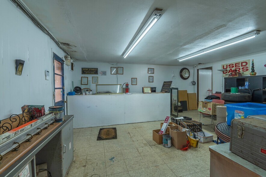 More Photos Of 230 Leverington Ave, Philadelphia Auto Repair For Sale