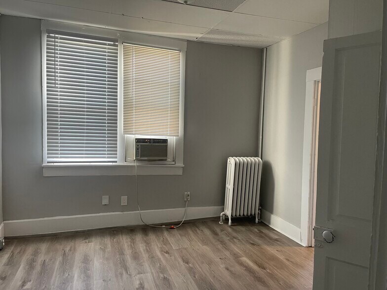 More Photos Of 1225 Vincennes St, New Albany Apartments For Sale