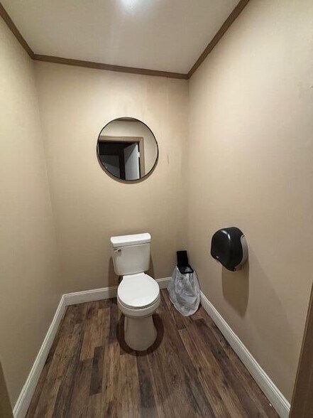 More Photos Of 2958 Jefferson St, Macon Storefront For Sale