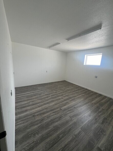 More Photos Of 1401 49th St S, Gulfport Storefront For Sale
