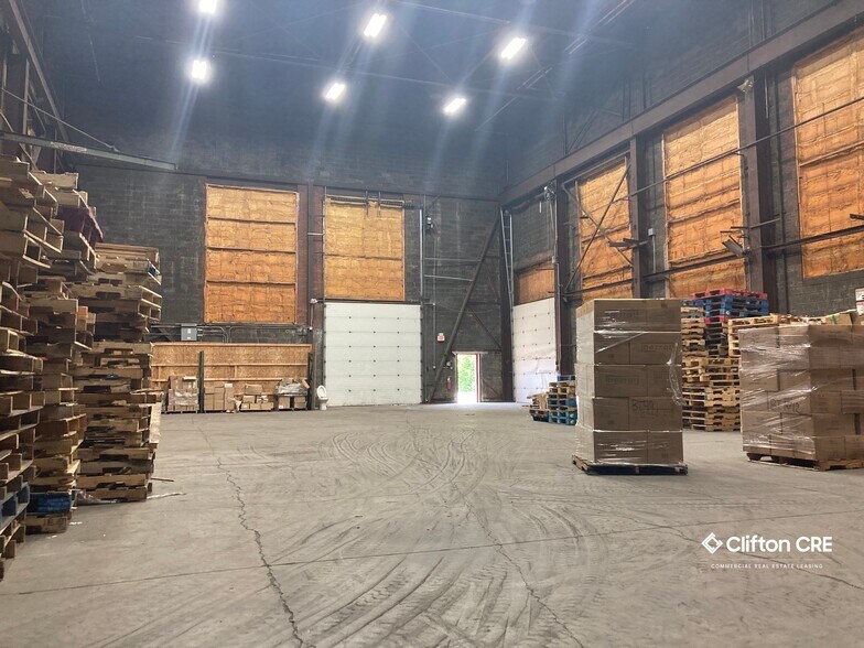 More Photos Of 126 E Dickerson St, Dover Warehouse For Lease