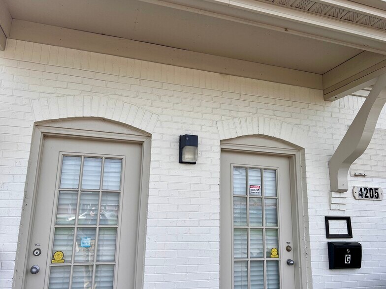 More Photos Of 4305 W 86th St, Indianapolis Self Storage For Lease