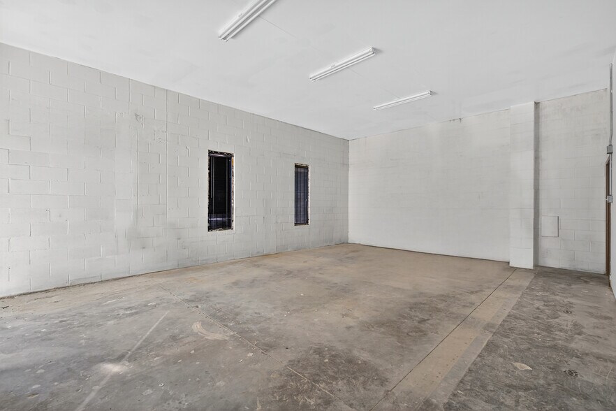 More Photos Of 7331 Hinds Ave, North Hollywood Warehouse For Sale