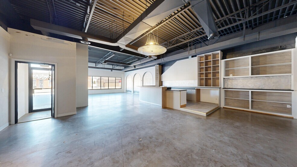 More Photos Of 4810 50 st, Stettler Flex For Lease