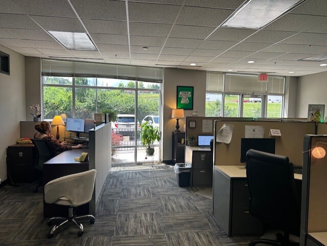 More Photos Of 8320 E Walker Springs Ln, Knoxville Office For Lease