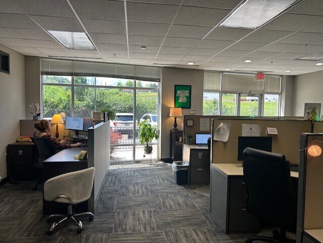 More Photos Of 8320 E Walker Springs Ln, Knoxville Office For Lease