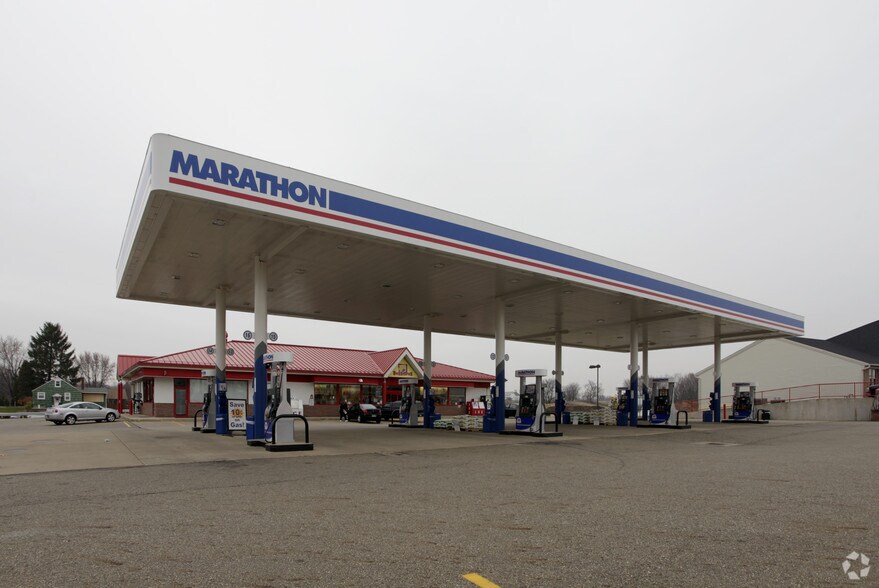 More Photos Of 1261 W Maple St, Hartville Convenience Store For Lease