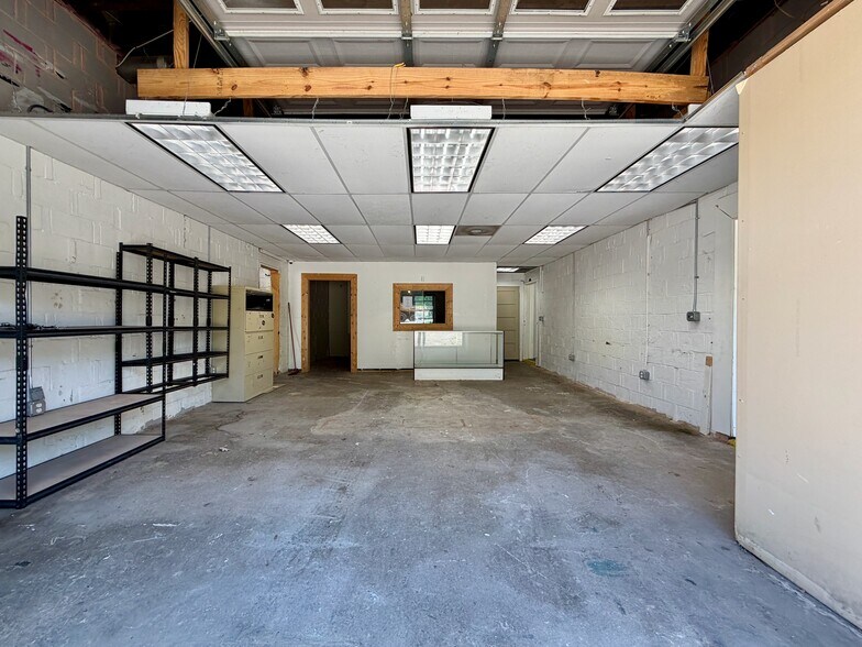 More Photos Of 12471 Veterans Memorial Hwy, Douglasville Specialty For Lease