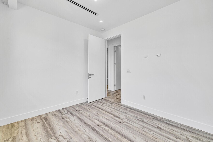 More Photos Of 1233 NE 12th Ave, Fort Lauderdale Apartments For Sale