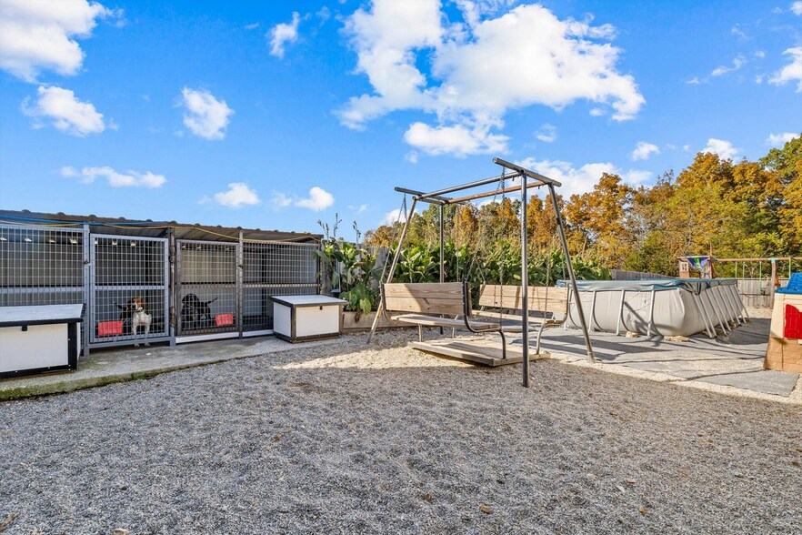 More Photos Of 558 Lucky Rd, Seymour Service For Sale