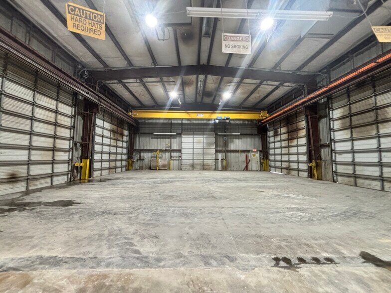 More Photos Of 10959 Highway 290 W, Brenham Warehouse For Sale