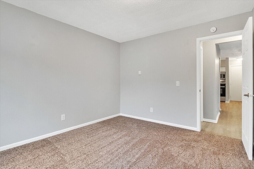 More Photos Of 814-816 W Walnut St, Kalamazoo Apartments For Sale