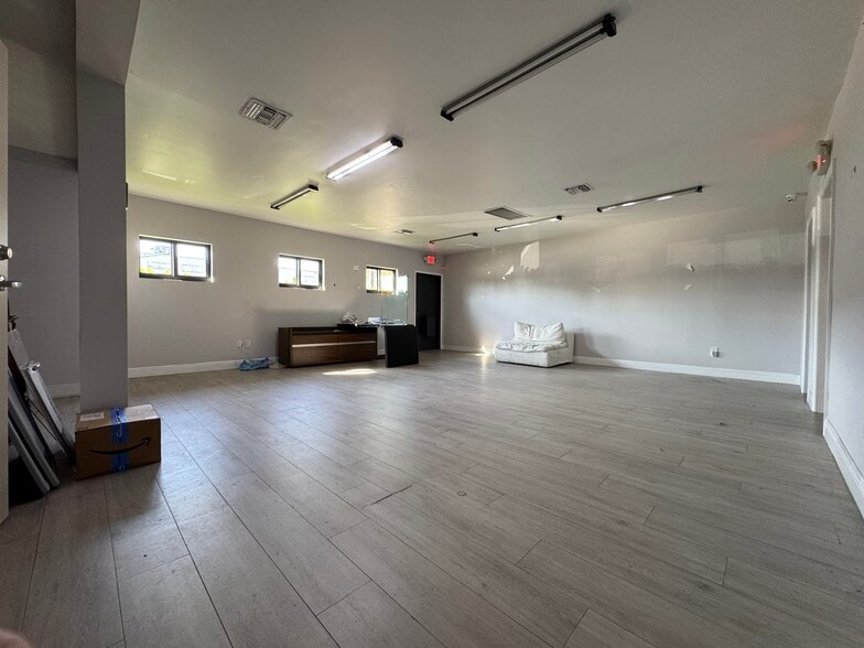 More Photos Of 7555-7575 W 2nd Ct, Hialeah Warehouse For Sale
