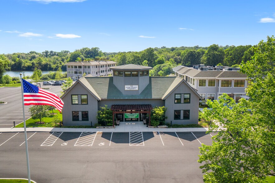 More Photos Of 350 Goose Ln, Guilford Medical For Lease