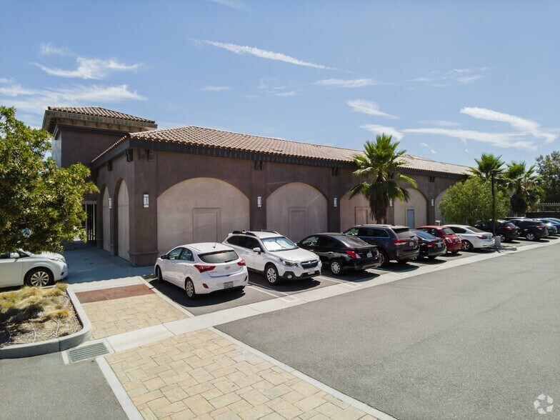 More Photos Of 5741 Las Virgenes Rd, Calabasas General Retail For Lease