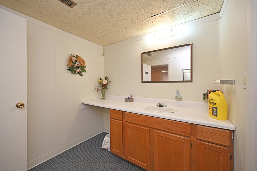 More Photos Of 1810 North Blvd, Fairborn Lodge Meeting Hall For Sale