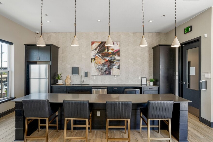 More Photos Of 110 N Boston Ave, Tulsa Multifamily For Sale