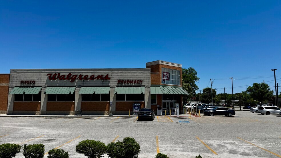 More Photos Of 201 N Lafayette Dr, Sumter Drugstore For Sale