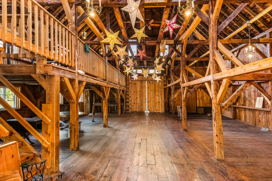 More Photos Of 32 Maple St, Andover Hospitality For Sale